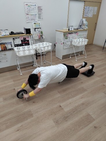 ローラーを用いた体幹の運動