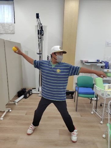 ボールを用いた投球動作練習